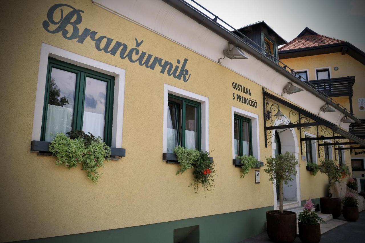 Gostilna In Prenocisca Brancurnik Hotel Prevalje Exterior photo