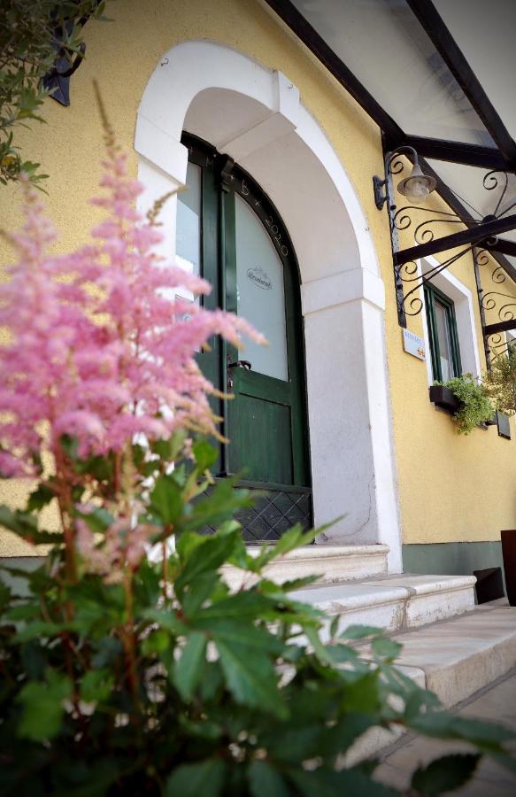 Gostilna In Prenocisca Brancurnik Hotel Prevalje Exterior photo