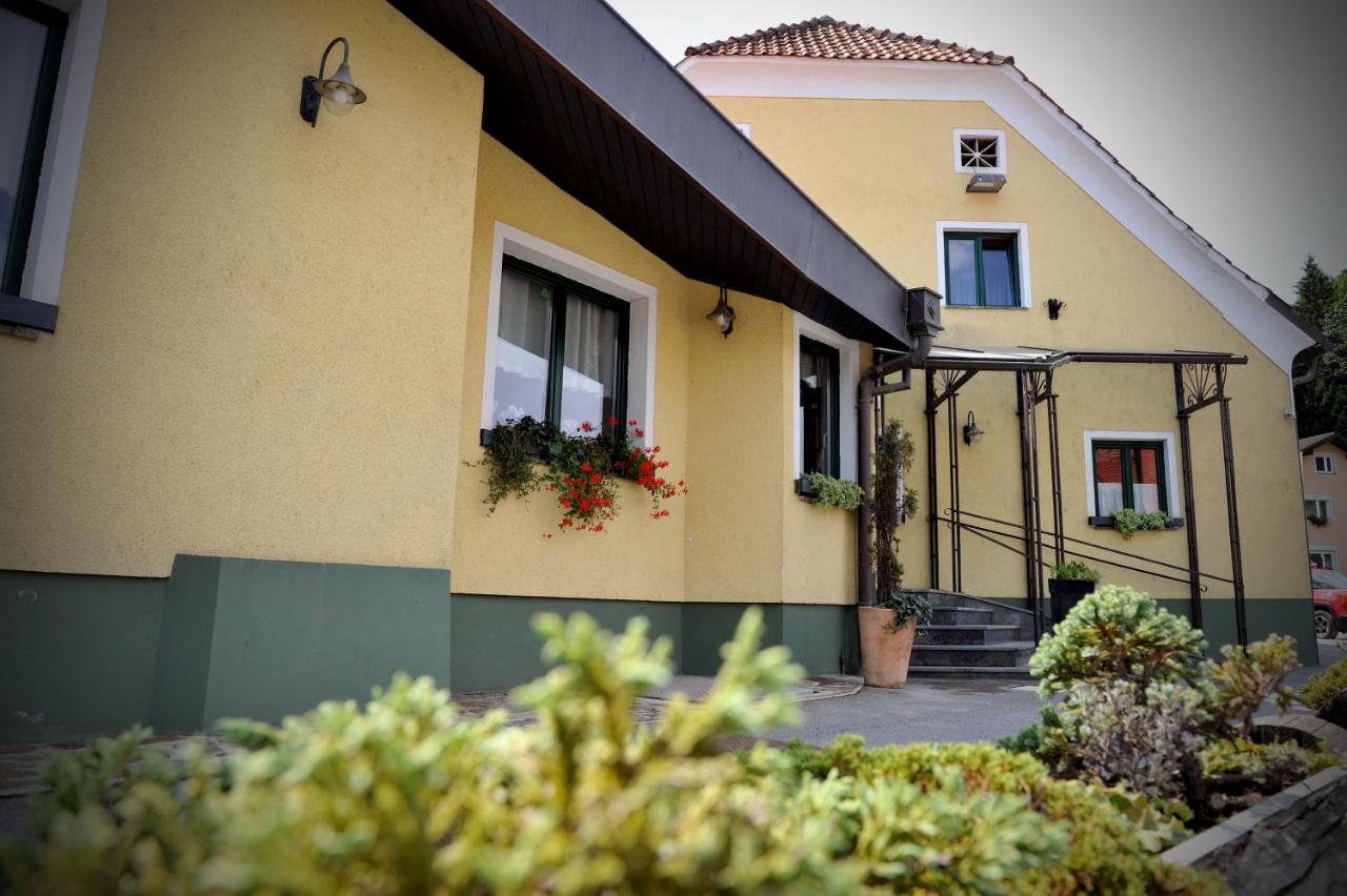 Gostilna In Prenocisca Brancurnik Hotel Prevalje Exterior photo